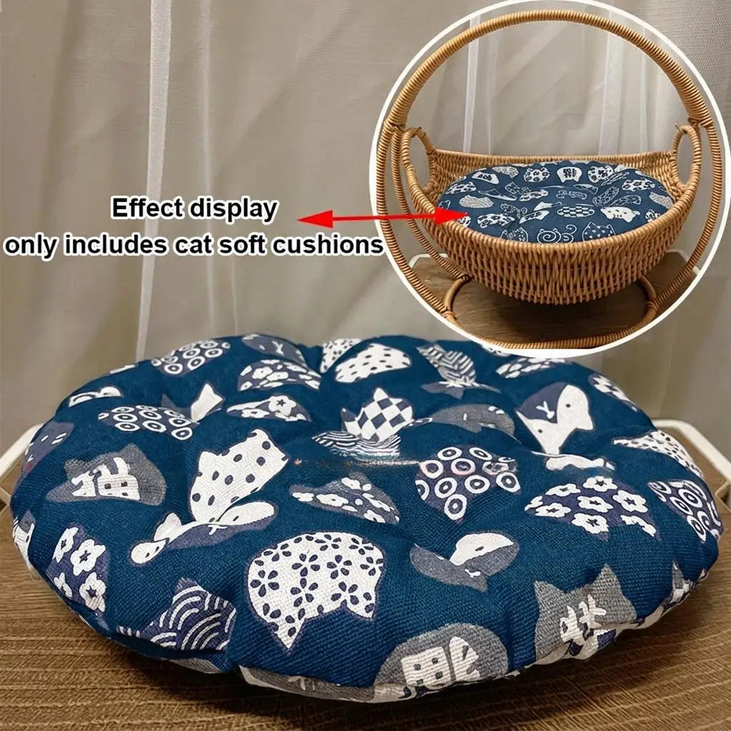 Cat sleeping on round pet bed cushion | PatLab